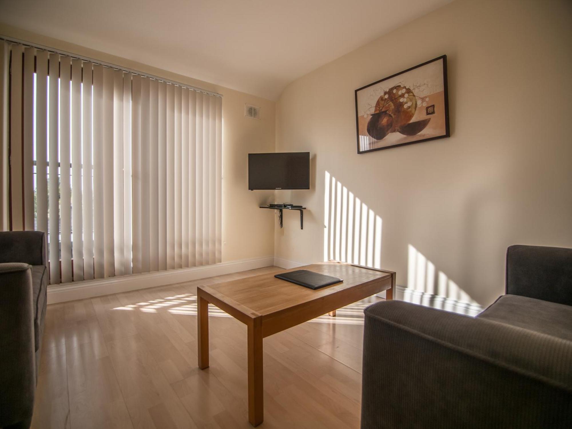 Donegan Court Aparthotel Galway Eksteriør bilde