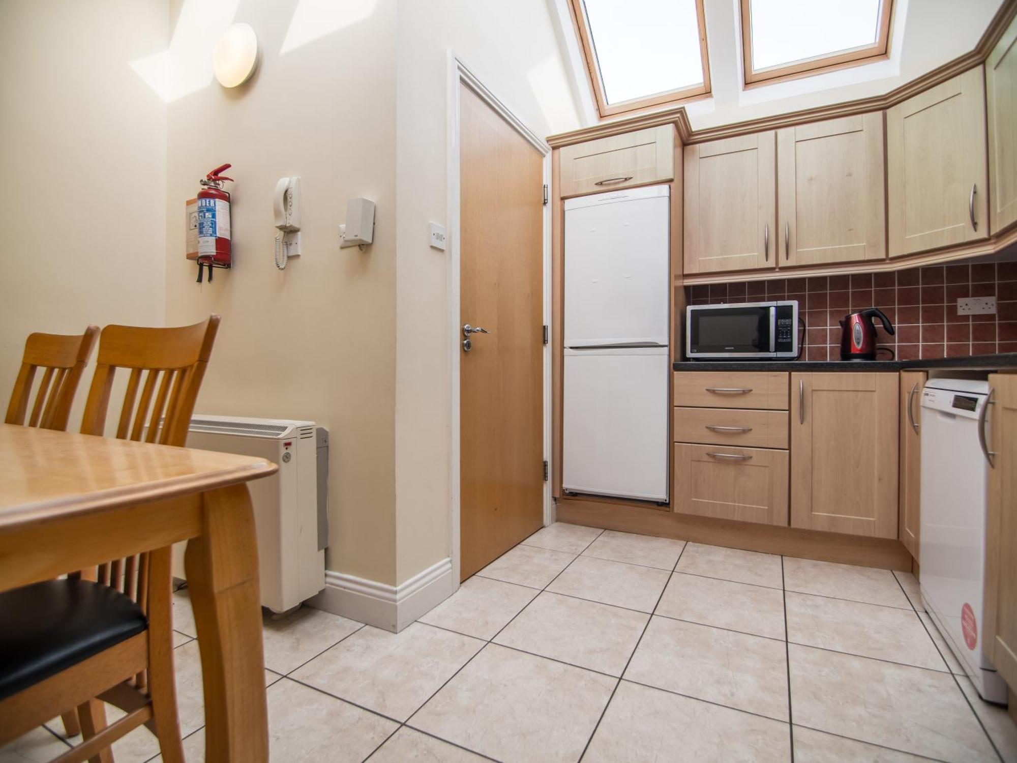 Donegan Court Aparthotel Galway Eksteriør bilde