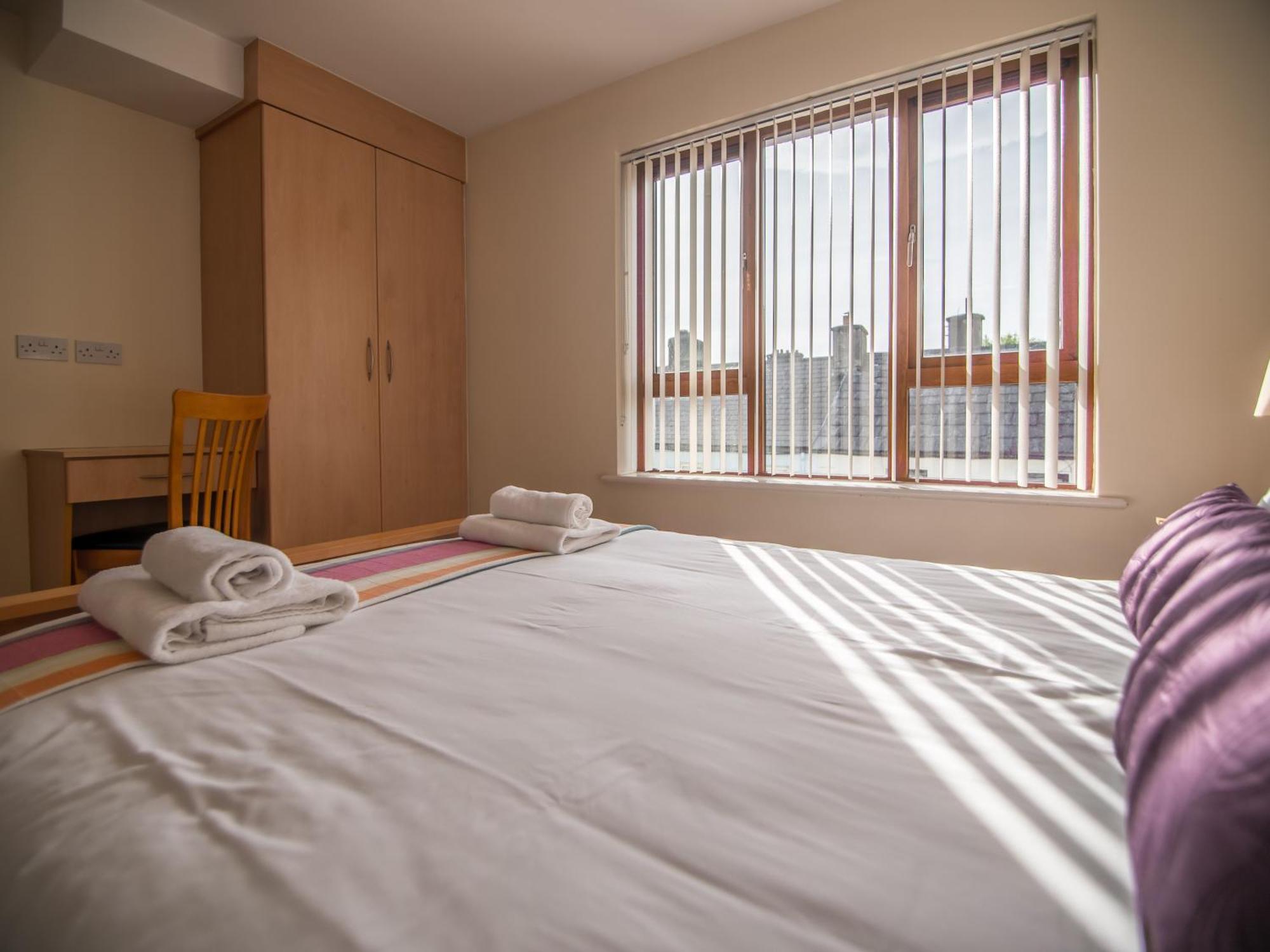 Donegan Court Aparthotel Galway Eksteriør bilde