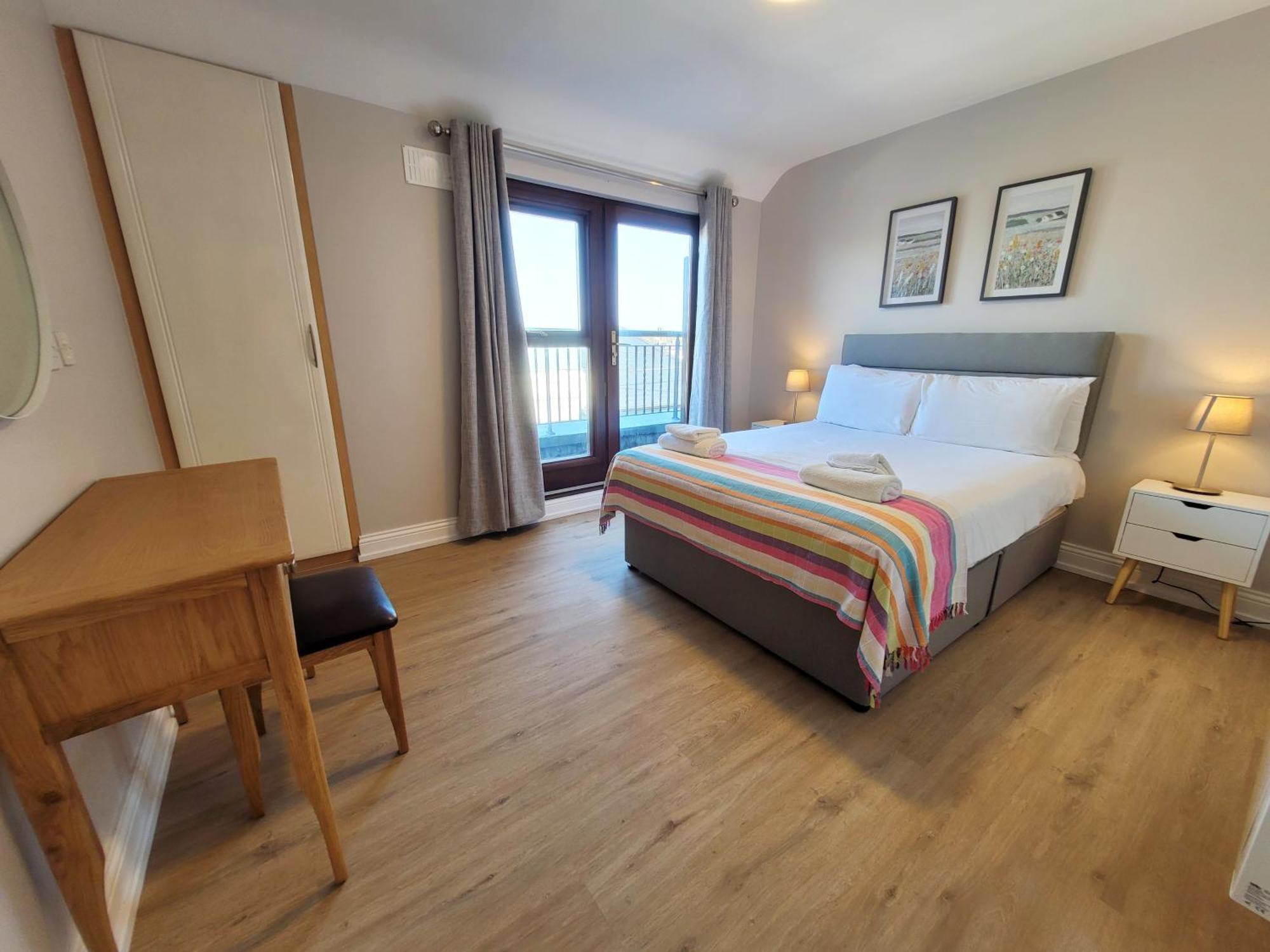 Donegan Court Aparthotel Galway Eksteriør bilde