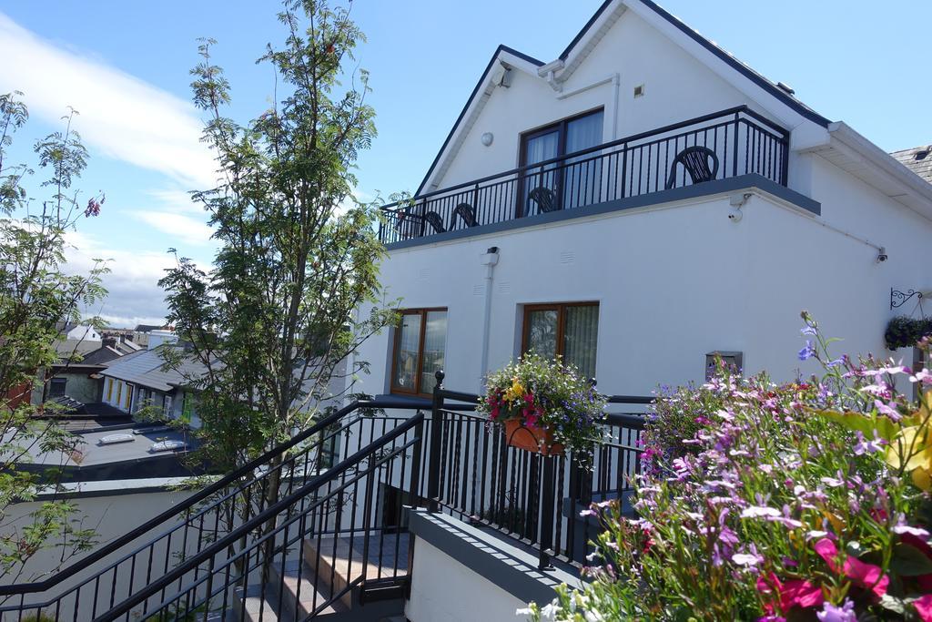 Donegan Court Aparthotel Galway Eksteriør bilde
