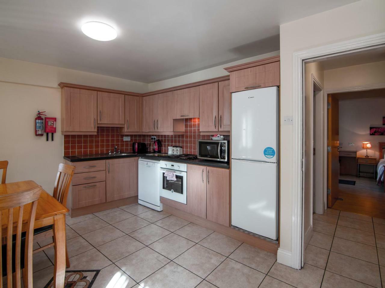 Donegan Court Aparthotel Galway Eksteriør bilde