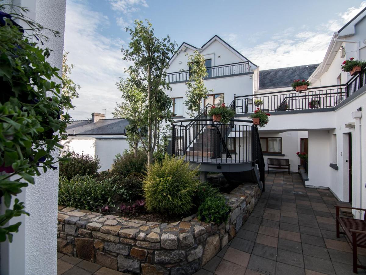 Donegan Court Aparthotel Galway Eksteriør bilde