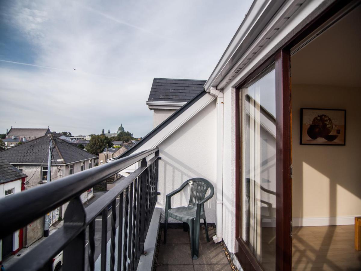 Donegan Court Aparthotel Galway Eksteriør bilde