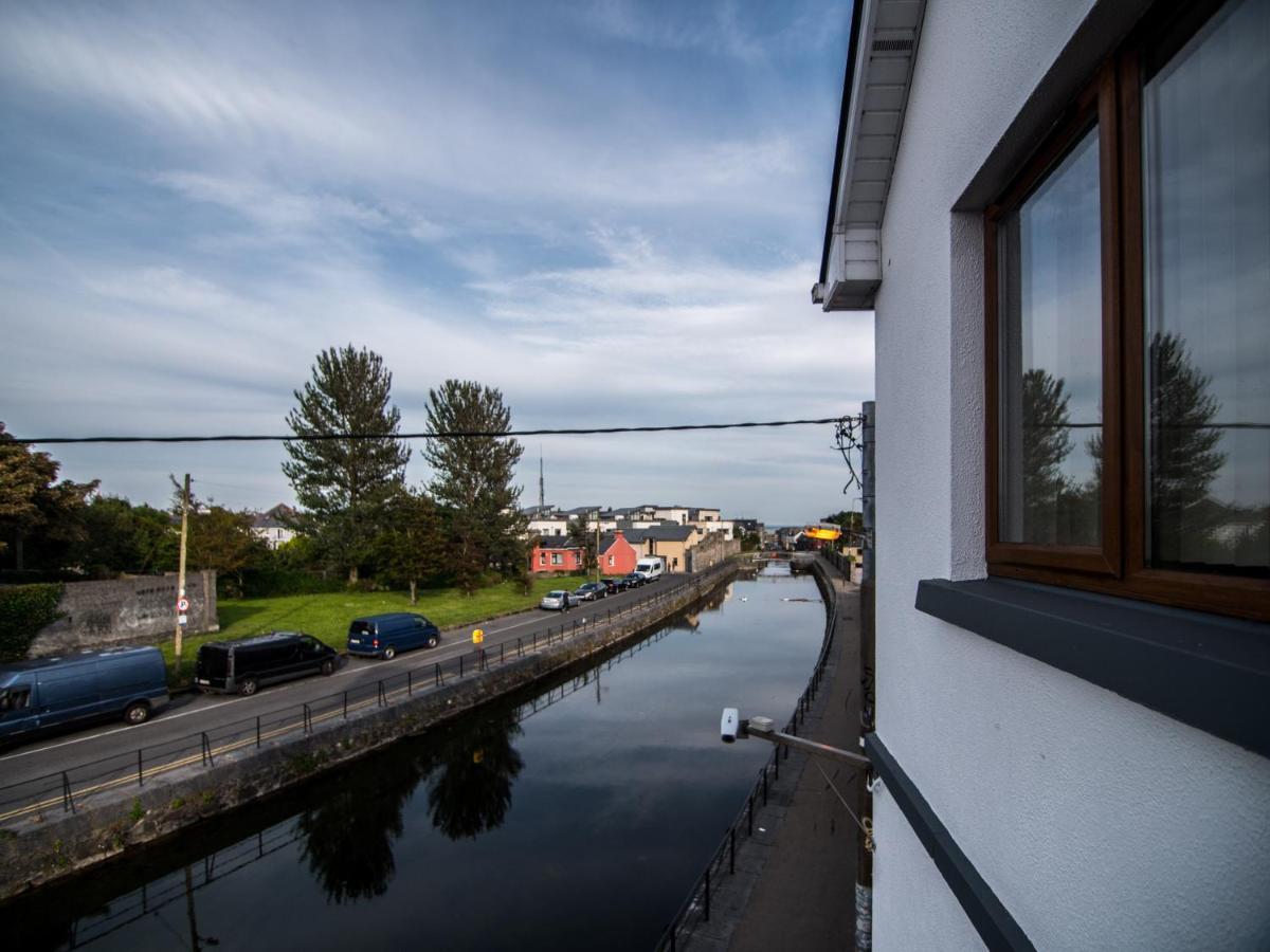 Donegan Court Aparthotel Galway Eksteriør bilde